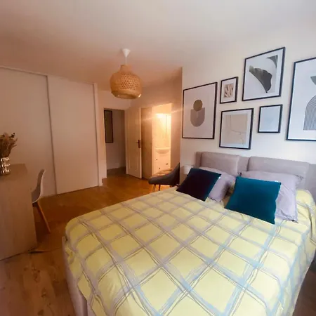 Casa de Férias Maison Calme Avec Grande Et Salon, Proche Centre Village & Parc